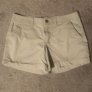 Old Navy 5” khaki shorts, size 6